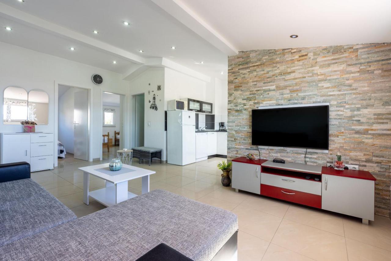 Apartments Pera เซลเซ ภายนอก รูปภาพ